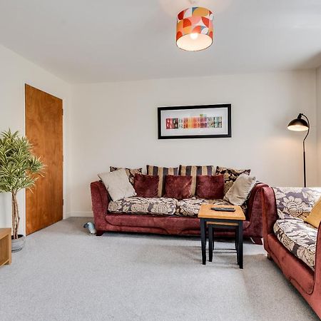 Modern 2 Bedroom Apartment In Popular Jericho !!! 옥스퍼드 외부 사진