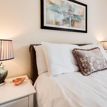 Modern 2 Bedroom Apartment In Popular Jericho !!! 옥스퍼드 외부 사진