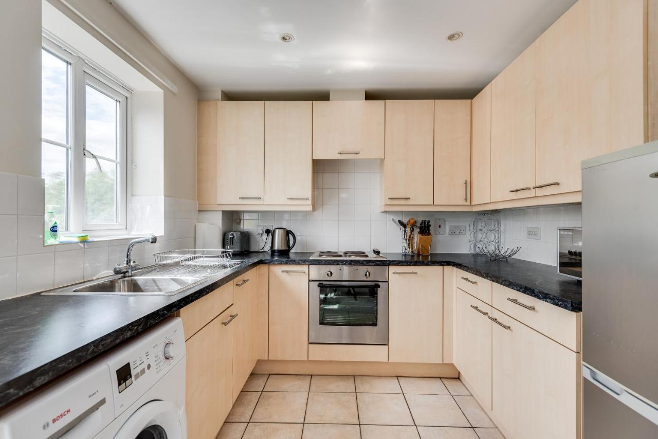 Modern 2 Bedroom Apartment In Popular Jericho !!! 옥스퍼드 외부 사진
