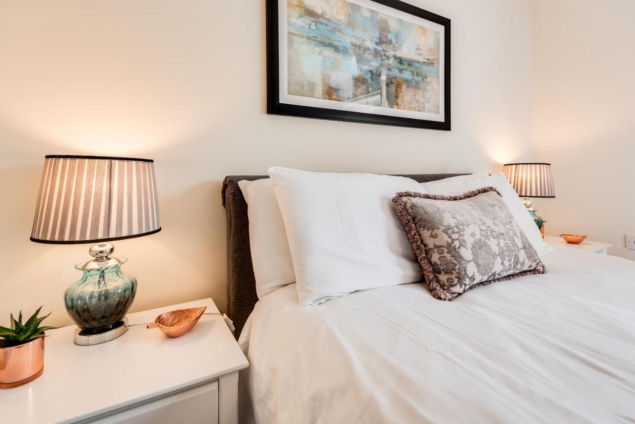 Modern 2 Bedroom Apartment In Popular Jericho !!! 옥스퍼드 외부 사진