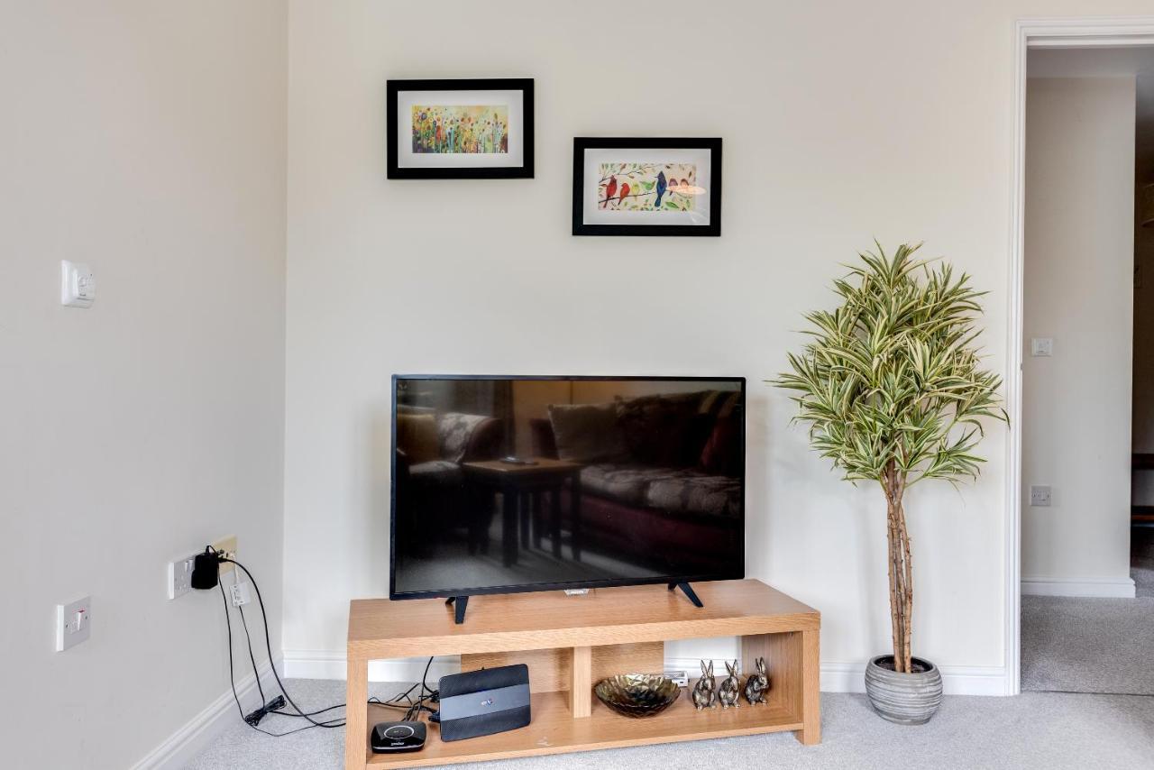 Modern 2 Bedroom Apartment In Popular Jericho !!! 옥스퍼드 외부 사진